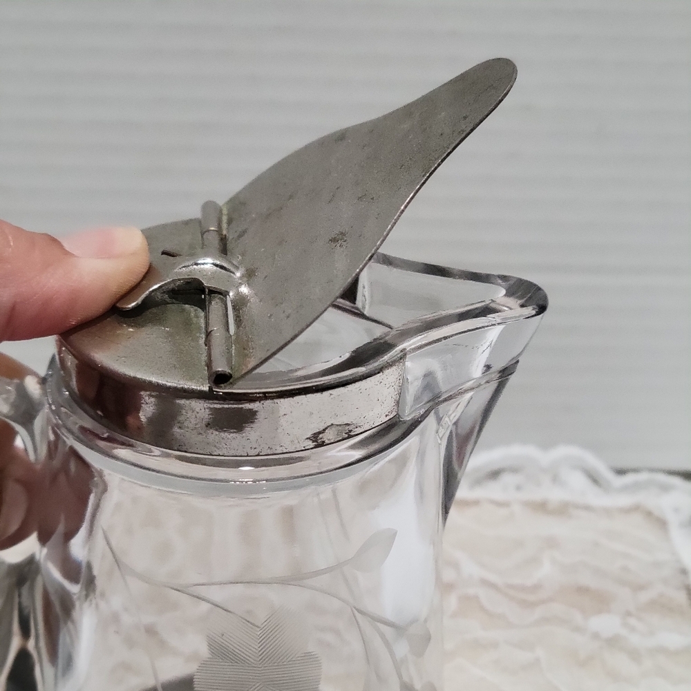 Vintage Heisey Glass Etched Floral Creamer Syrup Pitcher Metal Lid With Spring - Picture 10 of 16